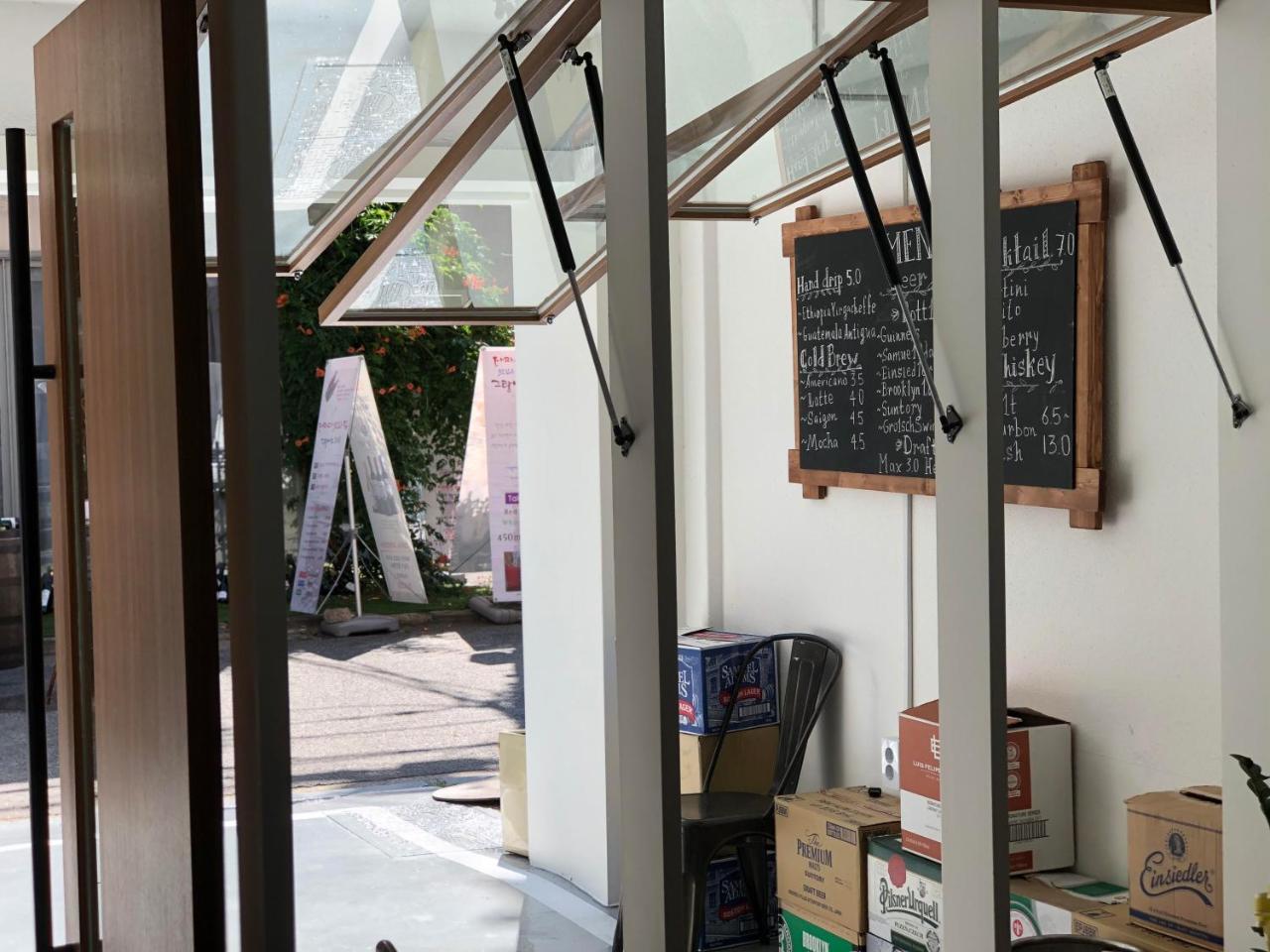 Ultari Hostel Jongno Сеул Экстерьер фото