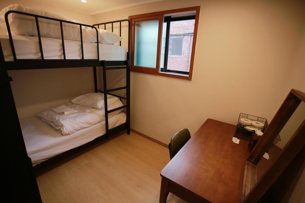 Ultari Hostel Jongno Сеул Экстерьер фото