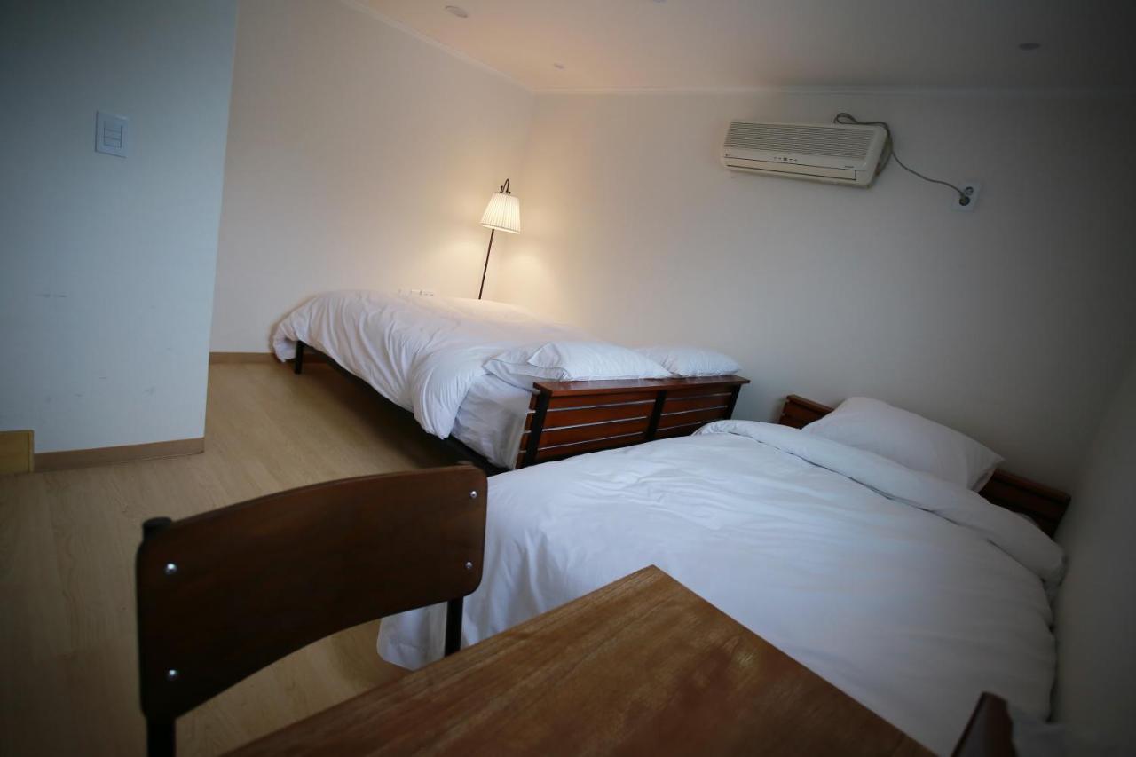 Ultari Hostel Jongno Сеул Экстерьер фото