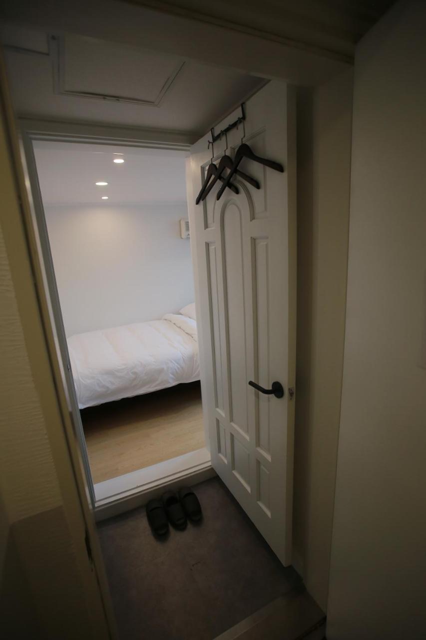 Ultari Hostel Jongno Сеул Экстерьер фото